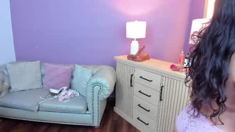 Vaiolet Harris online show from July 25, 2026, 11:41 am