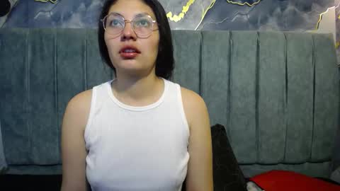 Snapshot of vainilla_cam chatting on February 27, 2026, 12:32 am Vainilla online show from February 27, 2026, 12:32 am