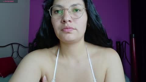 Snapshot of vainilla_cam chatting on April 21, 2026, 2:04 am Vainilla online show from April 21, 2026, 2:04 am
