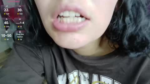Snapshot of vainilla_cam chatting on April 22, 2026, 2:03 am Vainilla online show from April 22, 2026, 2:03 am