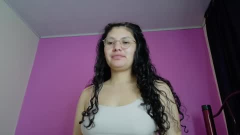 Snapshot of vainilla_cam chatting on April 23, 2026, 1:29 am Vainilla online show from April 23, 2026, 1:29 am