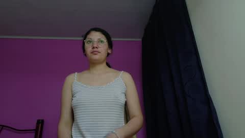 Snapshot of vainilla_cam chatting on June 2, 2026, 12:45 am Vainilla online show from June 2, 2026, 12:45 am