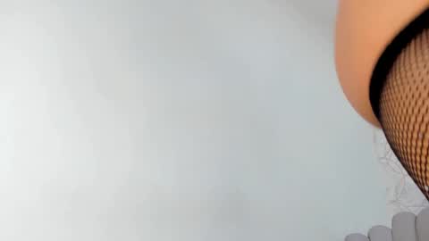 Snapshot of vaiolet__ chatting on January 10, 2025, 10:46 pm Vaiolet online show from January 10, 2025, 10:46 pm