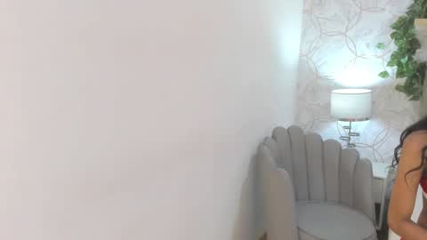 Snapshot of vaiolet__ chatting on January 26, 2025, 7:20 pm Vaiolet online show from January 26, 2025, 7:20 pm