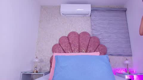 Vaiolet colls online show from June 18, 2026, 11:47 am