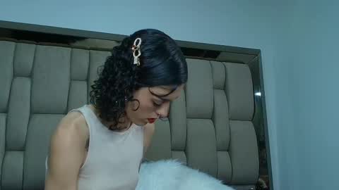 V A I O L E T T  S M I T H online show from December 22, 2025, 4:04 pm