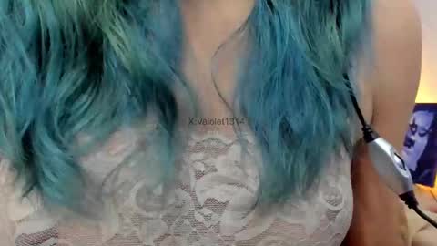 Vaiolet1314 online show from November 21, 2025, 2:21 am