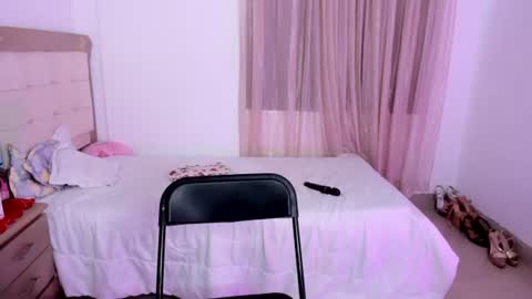 Snapshot of vale_kross chatting on June 25, 2026, 6:23 pm HI IM NEW online show from June 25, 2026, 6:23 pm