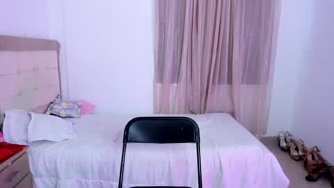 Snapshot of vale_kross chatting on July 1, 2026, 1:02 pm HI IM NEW online show from July 1, 2026, 1:02 pm