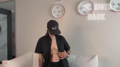 Snapshot of valen_rouse_ chatting on December 19, 2025, 12:34 pm Liam smith online show from December 19, 2025, 12:34 pm