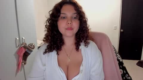 valen_smile_ online show from December 6, 2024, 2:13 am