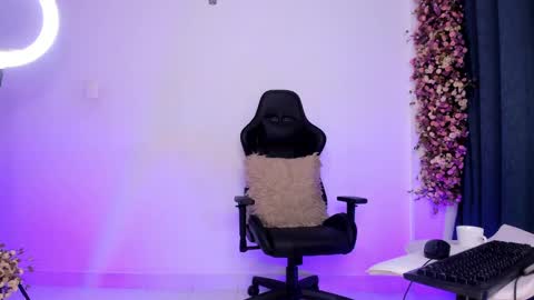 Snapshot of valen_sweet01 chatting on December 2, 2024, 2:08 pm valentina online show from December 2, 2024, 2:08 pm