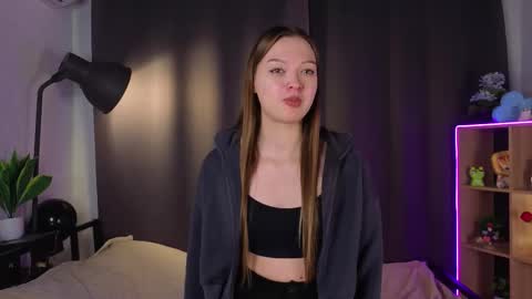 Snapshot of valeneschindele chatting on November 12, 2025, 4:24 am Lisa online show from November 12, 2025, 4:24 am