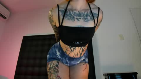 Snapshot of valengray chatting on May 4, 2026, 12:56 pm Valen online show from May 4, 2026, 12:56 pm