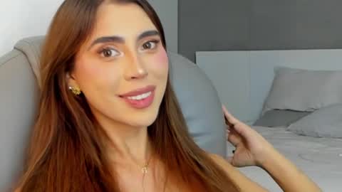 Snapshot of valenjonex chatting on January 9, 2025, 8:55 pm Angela online show from January 9, 2025, 8:55 pm