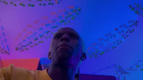   Valentin  independent Cam Boy     online show from December 10, 2024, 9:01 am