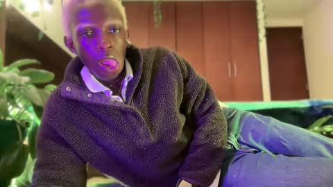   Valentin  independent Cam Boy     online show from January 17, 2025, 12:10 am