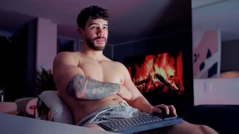 Snapshot of valenthinoking chatting on February 16, 2026, 11:23 pm valenthinoking online show from February 16, 2026, 11:23 pm