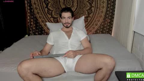 valentin_hoffman online show from December 3, 2025, 11:41 am