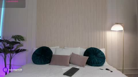 Valentina Torres online show from April 15, 2026, 3:41 pm