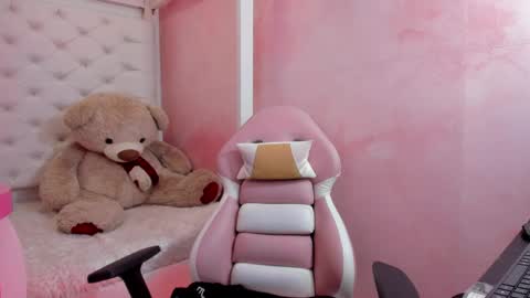VALENTINA  online show from May 21, 2026, 3:57 am