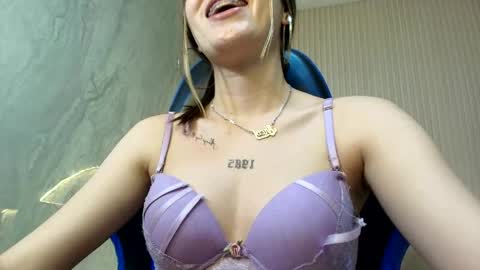 Valentina  R online show from May 27, 2026, 1:57 am