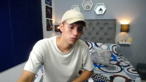 Snapshot of valentina_and_sofia chatting on July 29, 2026, 1:26 am VALENTINA SOFIA online show from July 29, 2026, 1:26 am