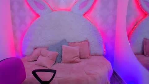 Valentina online show from November 5, 2025, 1:33 pm