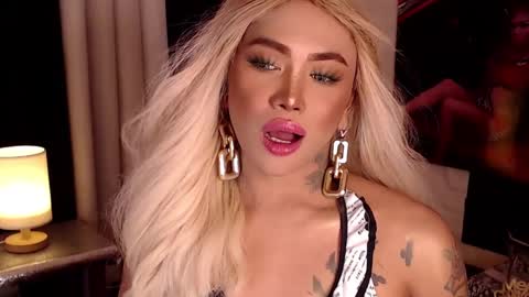 Amanda online show from December 15, 2024, 2:05 pm