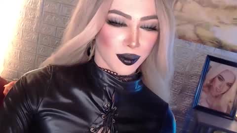 Amanda online show from November 16, 2025, 5:57 am