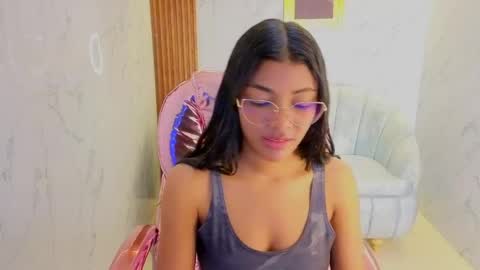 Valentina  online show from May 25, 2026, 12:33 pm