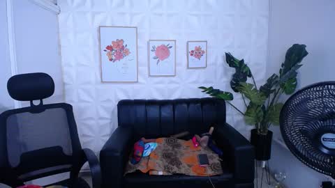 Valentina  online show from March 19, 2026, 7:07 pm