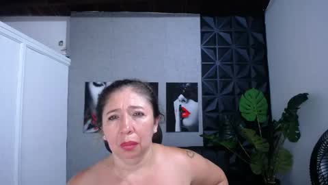 Valentina  online show from May 30, 2026, 10:40 pm