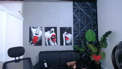 Valentina  online show from June 13, 2026, 9:46 pm