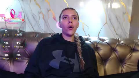 Snapshot of valentina_red18 chatting on September 19, 2025, 2:18 pm Valentina online show from September 19, 2025, 2:18 pm