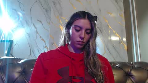 Snapshot of valentina_red18 chatting on October 8, 2025, 2:36 pm Valentina online show from October 8, 2025, 2:36 pm