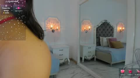 Valentina  online show from May 6, 2026, 12:32 pm
