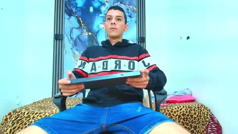 valentina_y_sneiderr online show from December 20, 2025, 3:13 am