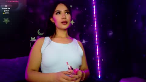 valentinarojass_ online show from April 15, 2026, 2:57 pm