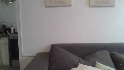valentinaseleni24 online show from June 17, 2026, 8:10 pm