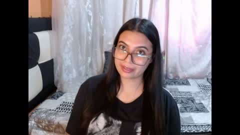 valentinasmith18 online show from July 7, 2026, 7:23 am