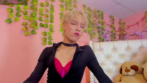 valentinee_xo online show from June 2, 2026, 4:47 am