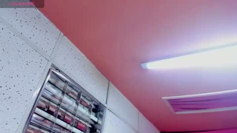 valentinee_xo online show from July 8, 2026, 7:13 am