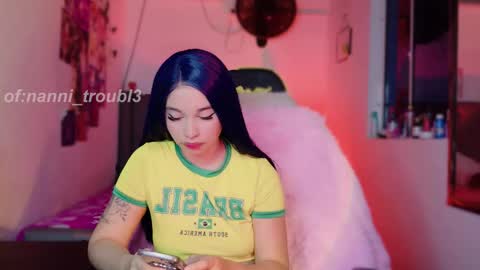 Snapshot of valentinna_5 chatting on September 27, 2025, 12:15 am Danielle Please help me to reach 300 thumbs up online show from September 27, 2025, 12:15 am