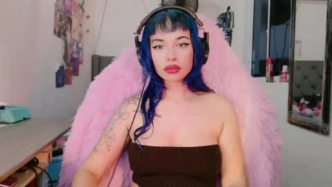 Snapshot of valentinna_5 chatting on December 4, 2025, 6:12 am Danielle Please help me to reach 300 thumbs up online show from December 4, 2025, 6:12 am