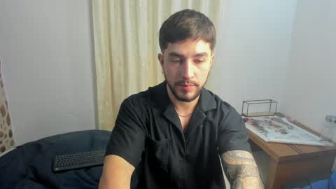 Snapshot of valentino2201 chatting on December 24, 2024, 11:33 pm valentino online show from December 24, 2024, 11:33 pm