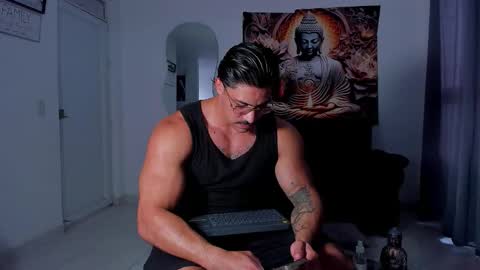    online show from November 4, 2025, 8:19 pm