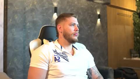 Snapshot of valentino_ferrari28 chatting on September 23, 2025, 2:03 am Valentino Ferrari online show from September 23, 2025, 2:03 am