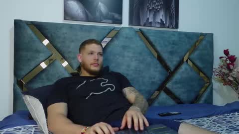 Snapshot of valentino_ferrari28 chatting on September 30, 2025, 1:21 am Valentino Ferrari online show from September 30, 2025, 1:21 am