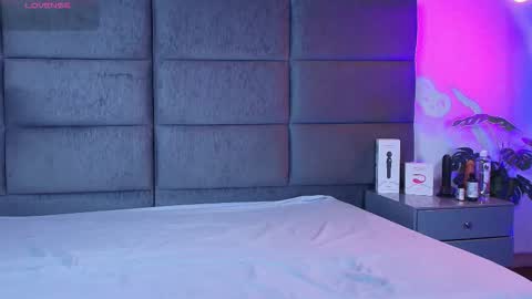 valentino moon online show from February 17, 2026, 1:13 am